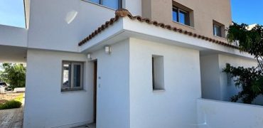 Paphos Geroskipou Bdr Townhouse For Sale PRK32983