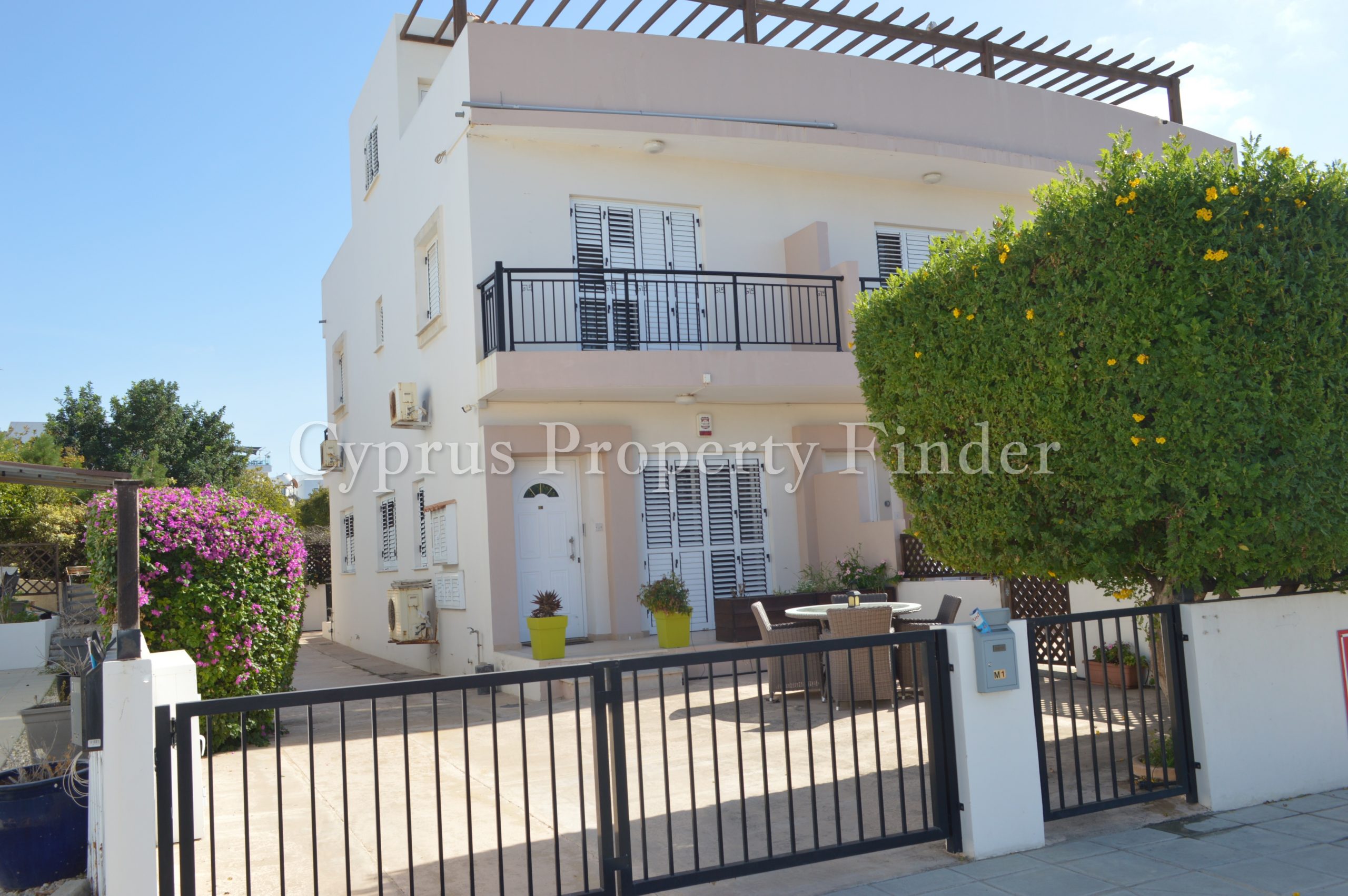 Paphos Kato Paphos 2Bdr Town House For Sale CPF152083