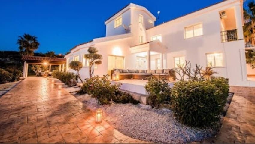 Paphos Kissonerga 5Bdr Villa For Sale NGM12488