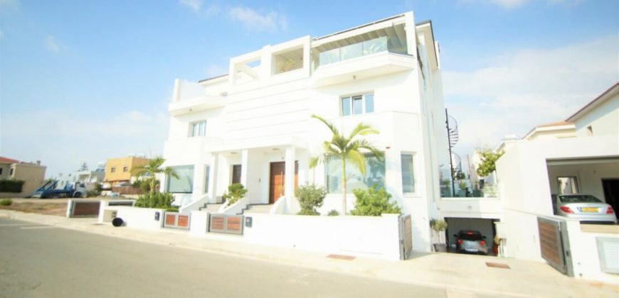 Paphos Pafos City Center 6Bdr Townhouse For Sale PRK38437