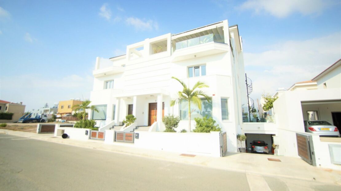 Paphos Pafos City Center 6Bdr Townhouse For Sale PRK38437