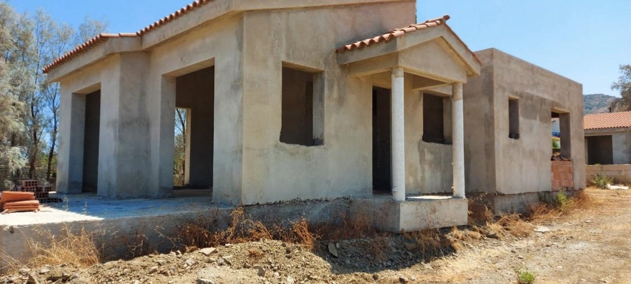 Paphos Pomos 4Bdr Bungalow For Sale NGM12173