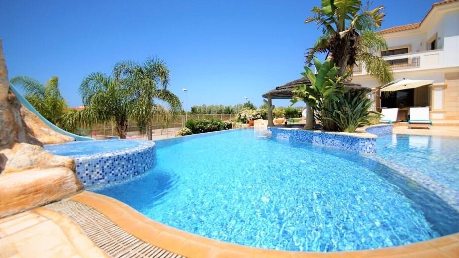 Paphos Sea Caves Pegeia 5Bdr House (Detached) For Sale FCP19713