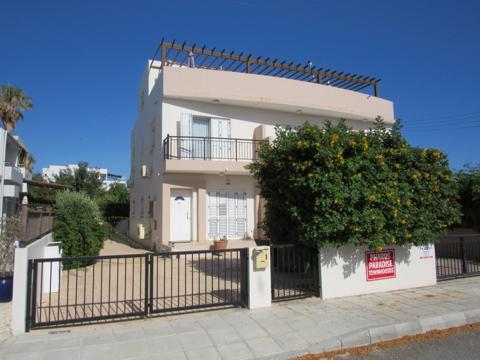 Paphos Tombs of the Kings 6Bdr Town House For Sale KTM93316