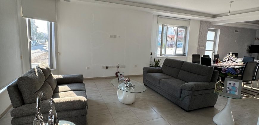 Paphos Town Center 5Bdr Villa For Sale PHN3482