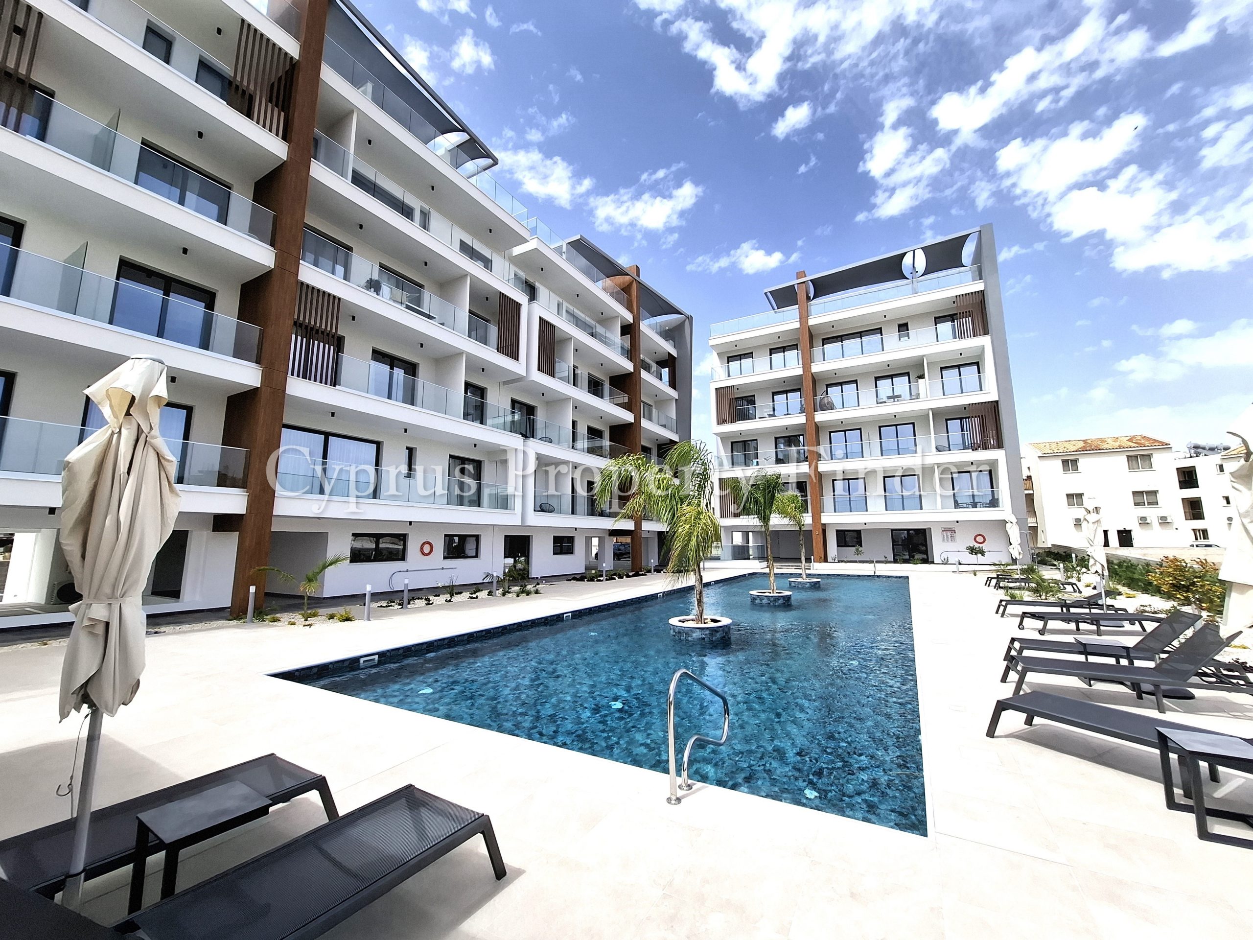 Paphos Universal 3Bdr Apartment (Studio) For Sale CPF152118