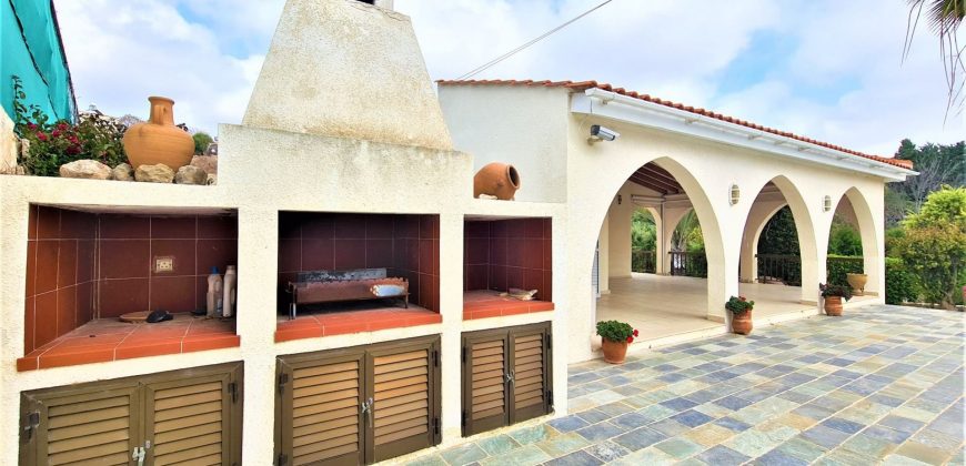 Paphos Chloraka 4Bdr Bungalow For Sale UQH2726