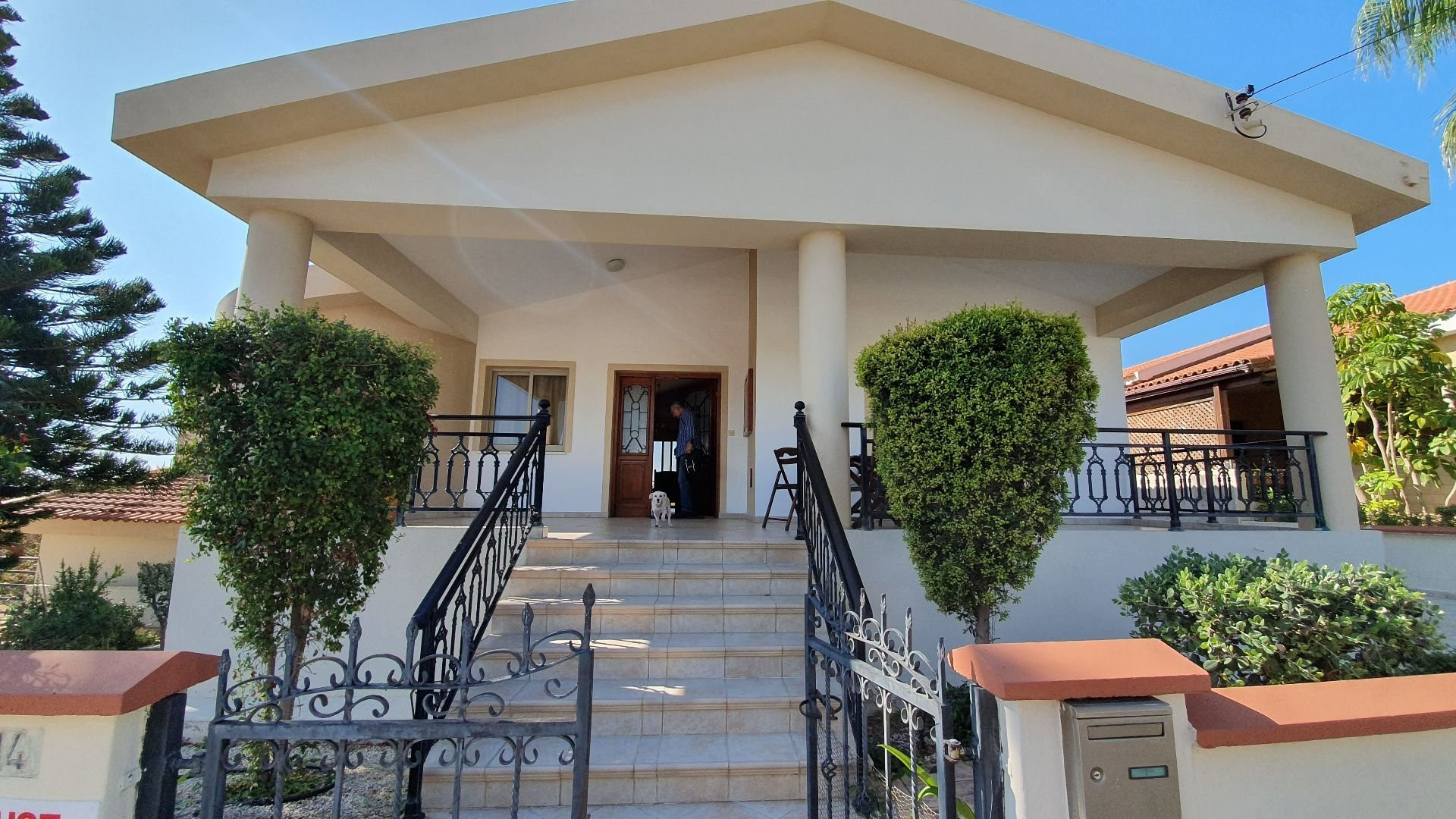 Paphos Empa 5Bdr Villa For Sale UQH1093