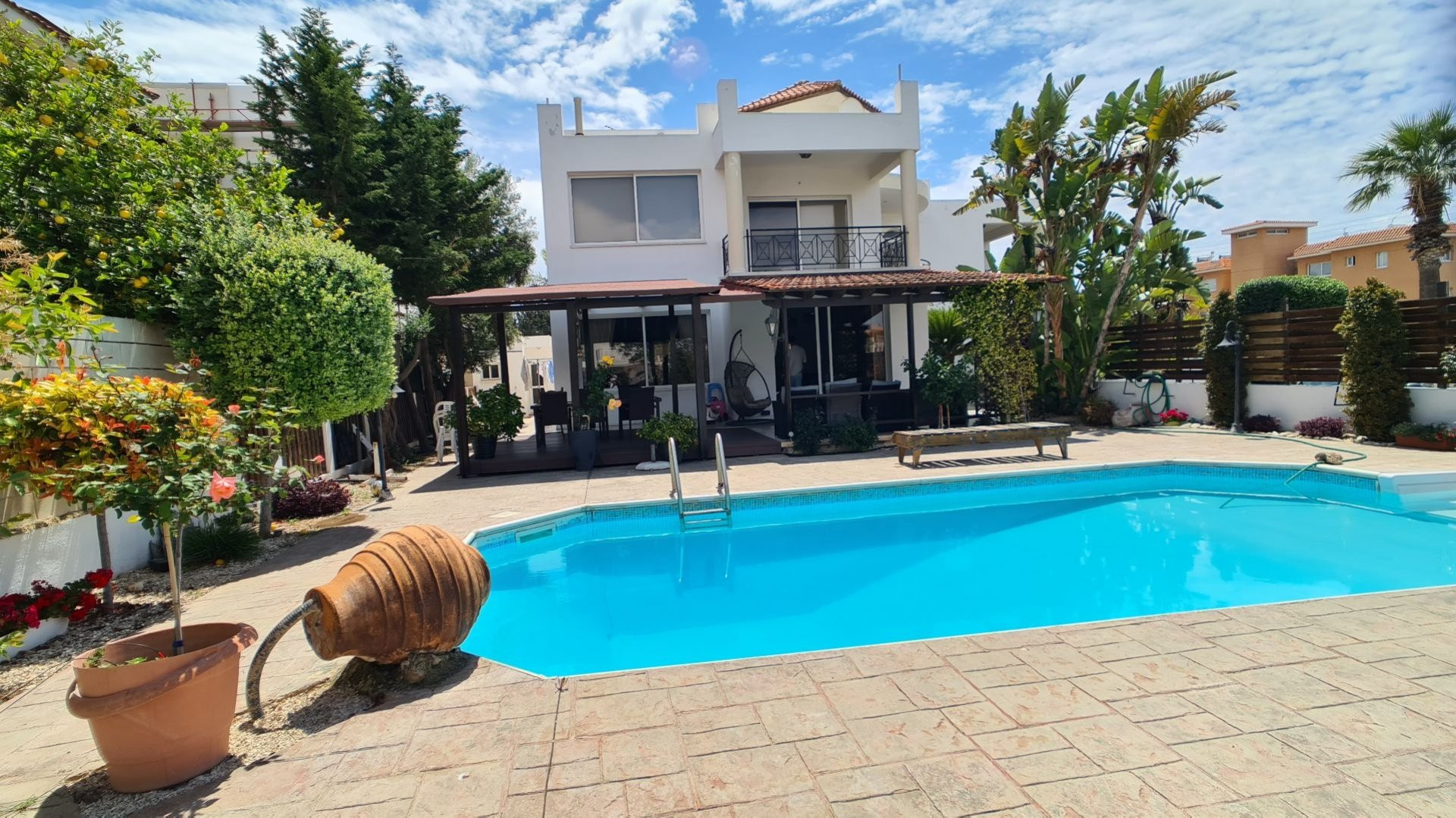 Paphos Kato Paphos – Universal 5Bdr Villa For Sale UQH1433