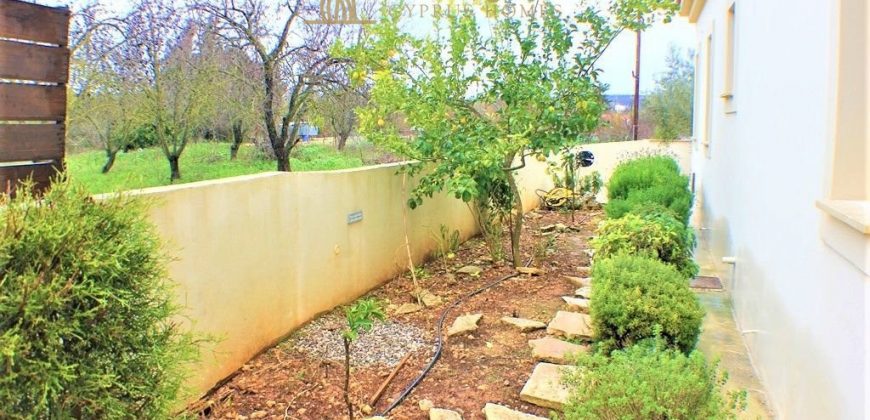 Paphos Polemi 4Bdr Villa For Sale UQH1254