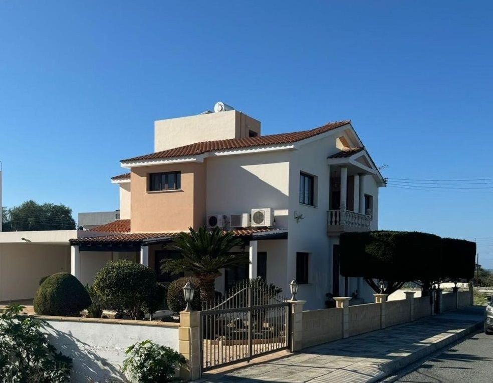 Paphos Emba 4Bdr Villa For Sale NGM14225